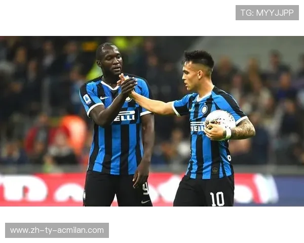 劳塔罗在小禁区内连续假动作让对手无处可防